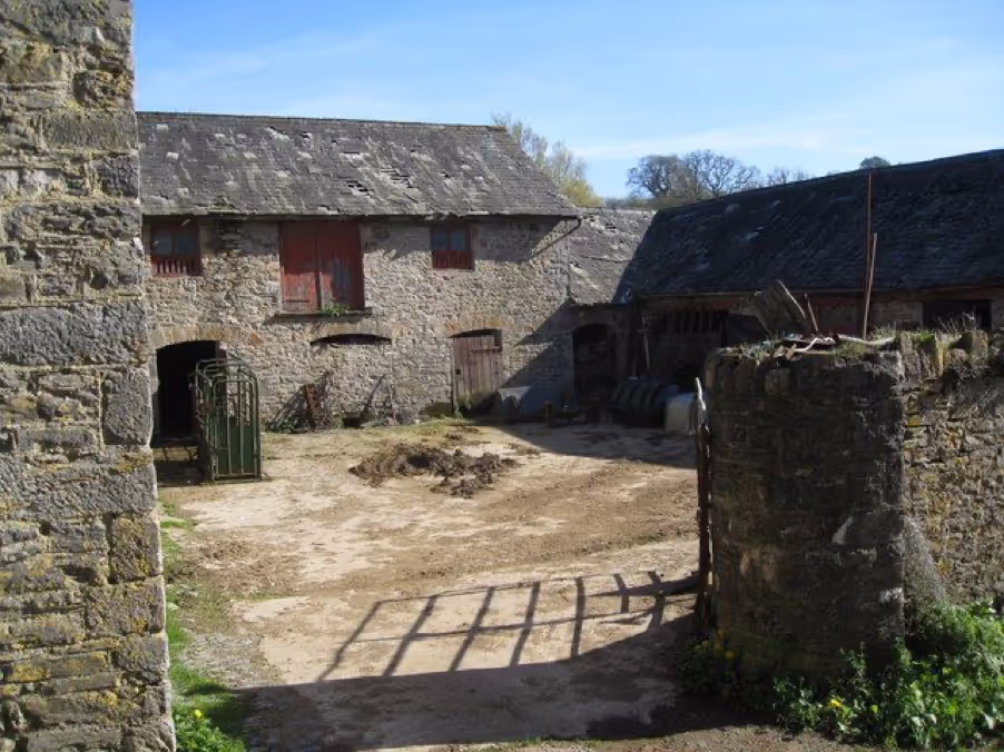 Photo depicting farm yard